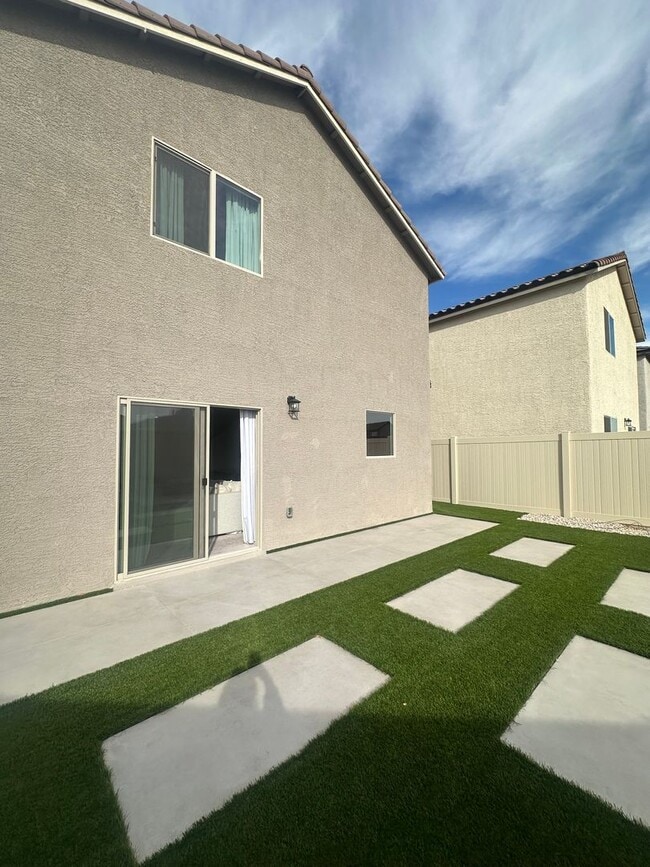 Building Photo - Beautiful Las Vegas Home!