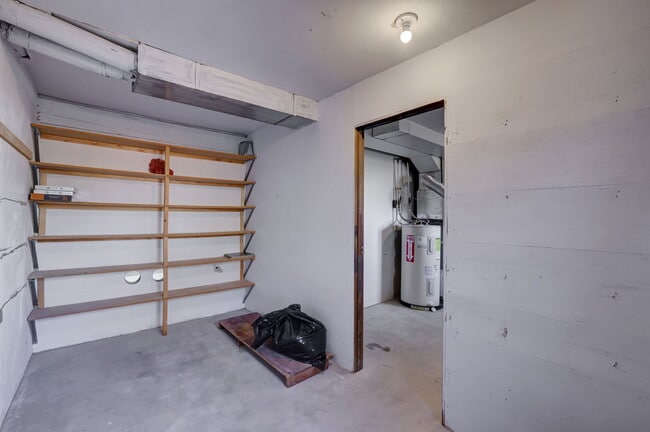 Building Photo - $400 Off Monthly | 4 Bed 2.5 Bath Home w/ Walkout Basement