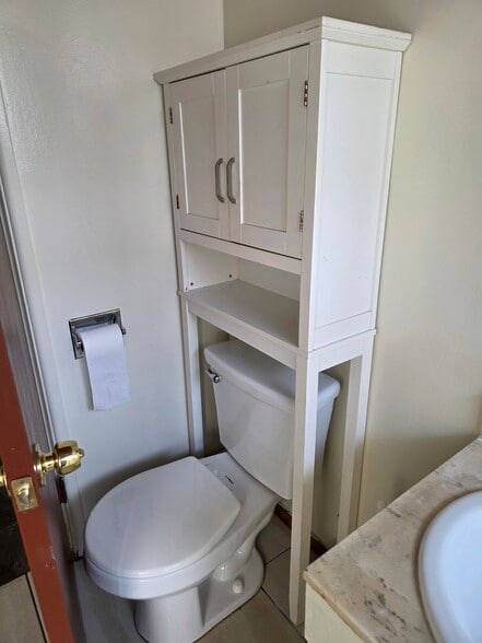 Bathroom - 2330 Carmelina S Ave