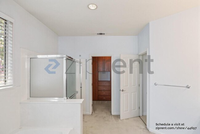 Building Photo - 5536 Cooney Pl