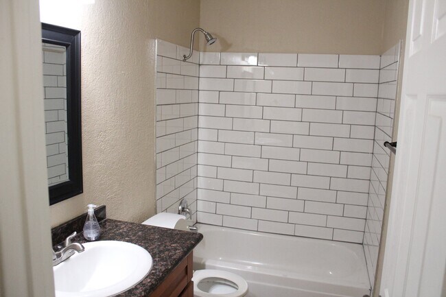 Building Photo - 9100 Castlebar Way