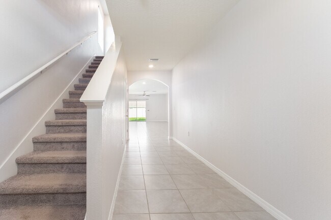 Building Photo - "Spacious 5-Bed Oasis located in SouthShore Bay!