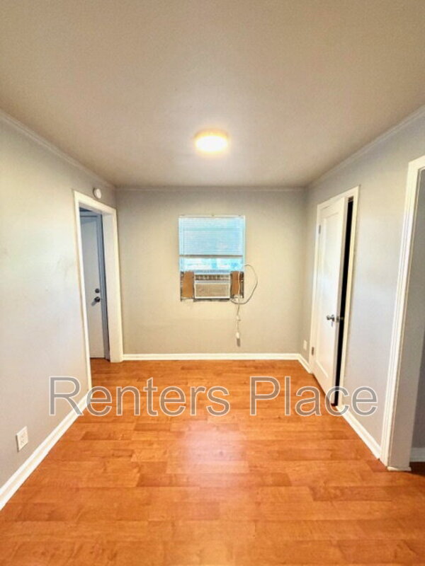 Building Photo - 2915 E Easton St