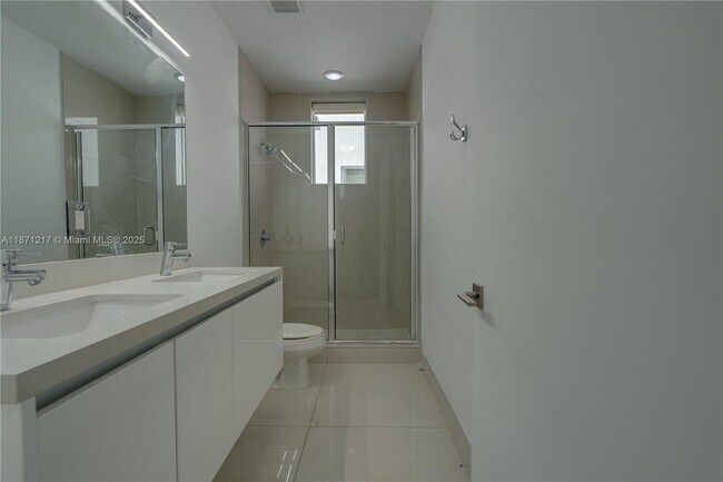 Building Photo - 9870 NW 74th Terrace