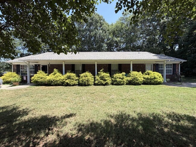 Building Photo - 197 Hershel Lackey Rd