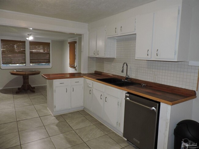 Building Photo - 916 E Hatton St