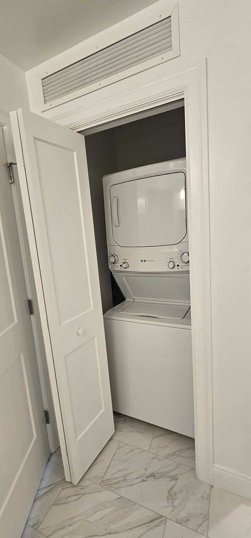 Building Photo - Chestnut Hill Luxury 1-Bed 1-Bath Apartment