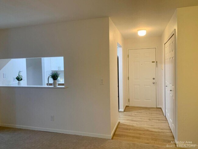 Building Photo - 109 Fieldcrest St