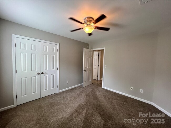 Building Photo - 209 Indian Paint Brush Dr