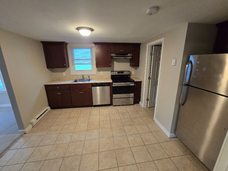 Building Photo - 68 Pearl St