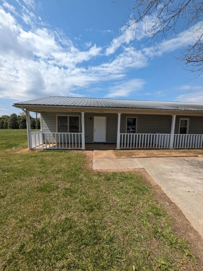 Building Photo - 2BD/1BA Unit in Conover