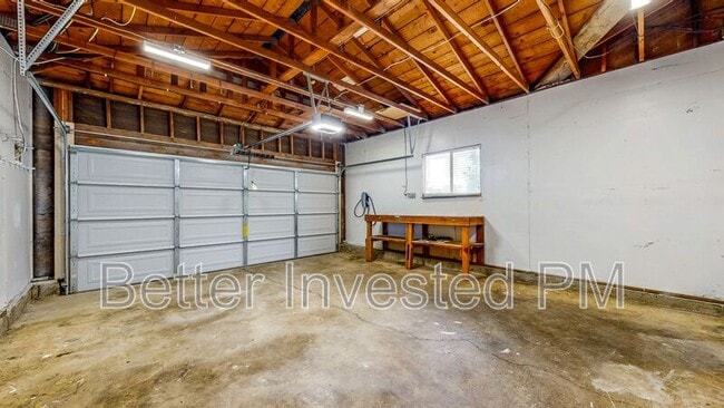 Building Photo - 570 Pomo Dr