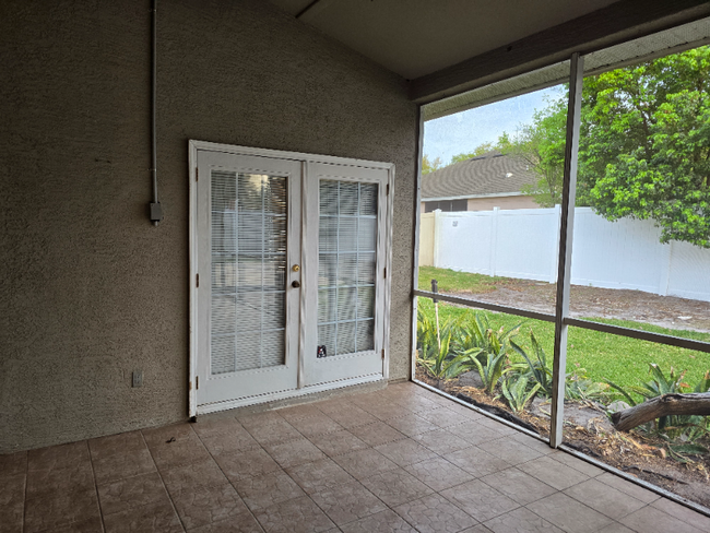 Building Photo - 1906 Smoketree Cir
