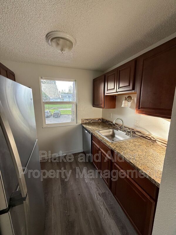 Building Photo - 3891 NE 152nd Ave