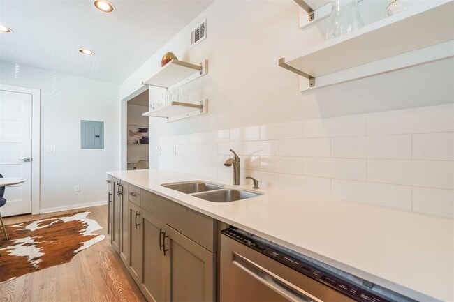 Building Photo - 201 NW 23rd St