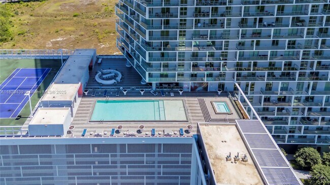 Building Photo - 2000 Metropica Wy