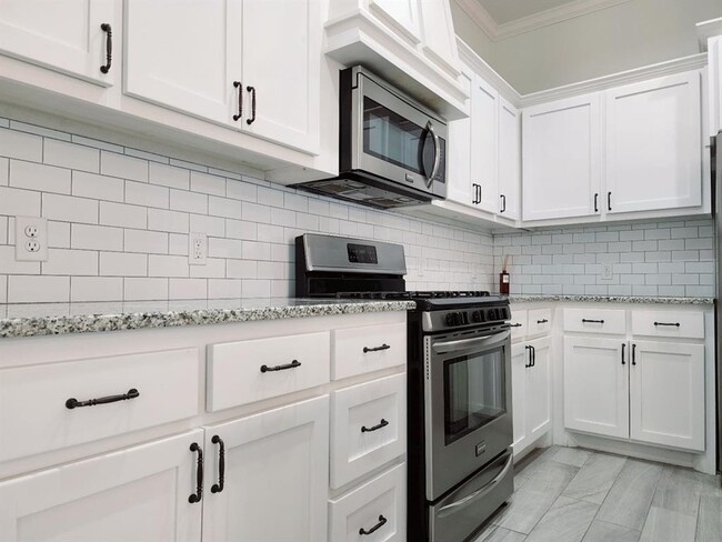 Building Photo - 2400 Frisco Way