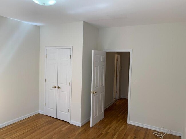 Building Photo - 1 bedroom in New York NY 10019