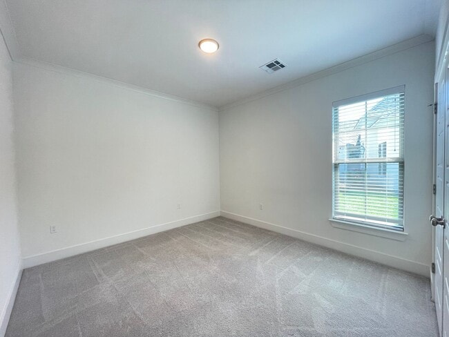 Building Photo - 39419 Waycross Ave