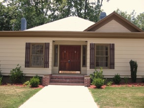 Building Photo - 18 Salbide Ave