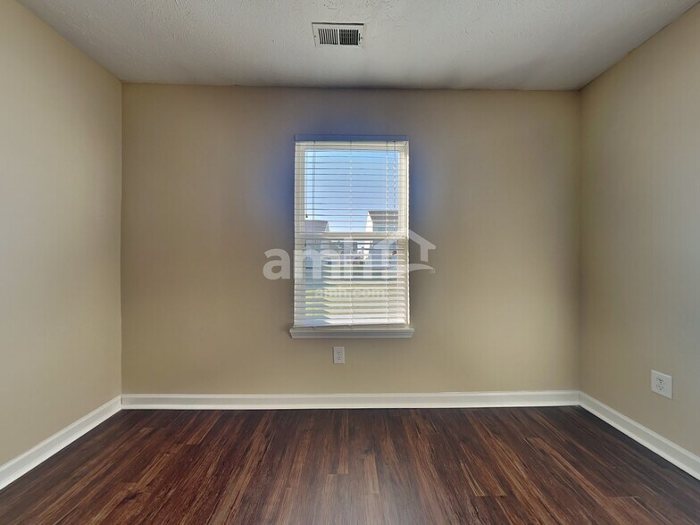 Building Photo - 4052 Presidio Cir