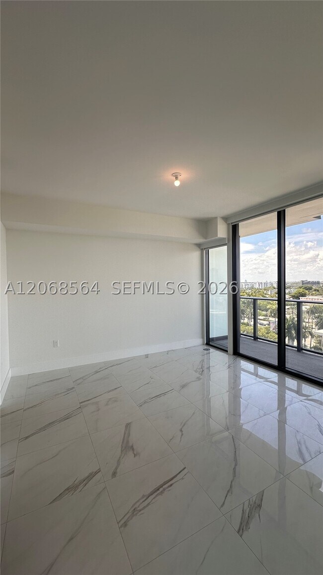 Building Photo - 1170 Hallandale Ave