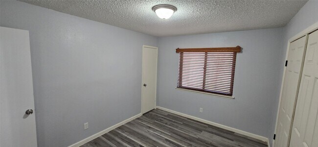 Building Photo - 6311 Dawnridge Dr
