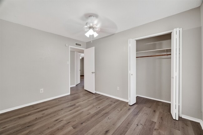 Building Photo - 14034 Lourdes Dr