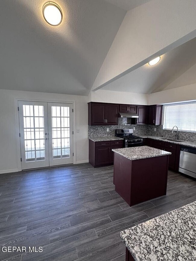 Building Photo - 5884 Doniphan Dr