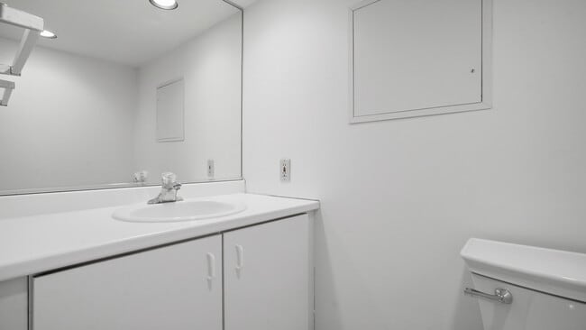 Building Photo - 6415 Howe St