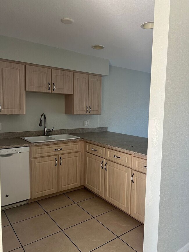 Building Photo - Villa Congress