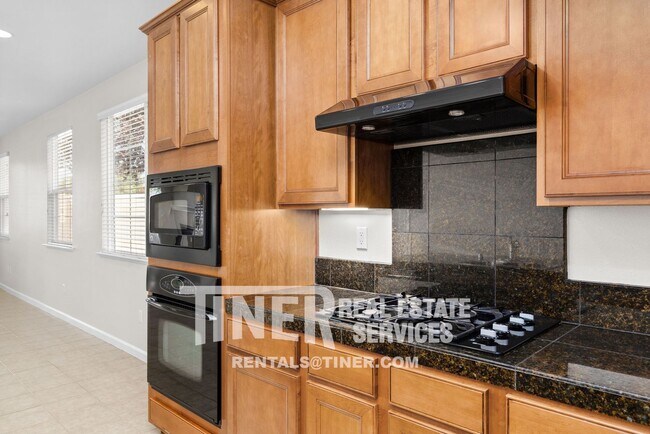 Building Photo - 1422 Stoney Cross Ln