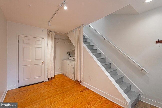 Building Photo - 403 S 23rd St
