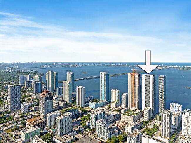 Building Photo - 700 NE 24th St