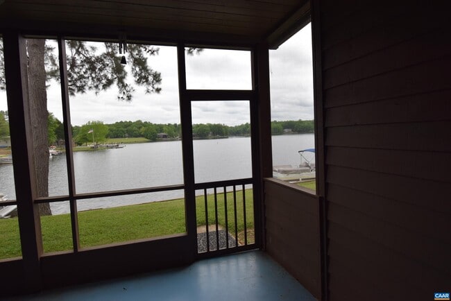 Building Photo - B3 Marina Point