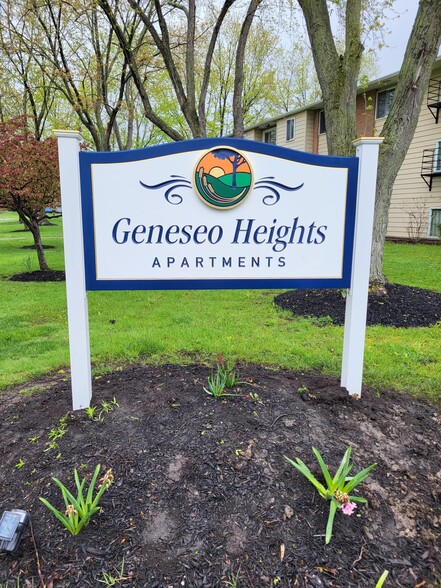 Primary Photo - Geneseo Heights Apartments