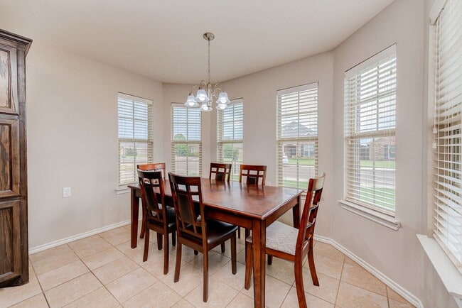 Building Photo - Spacious 4-Bedroom Gem in North Lubbock