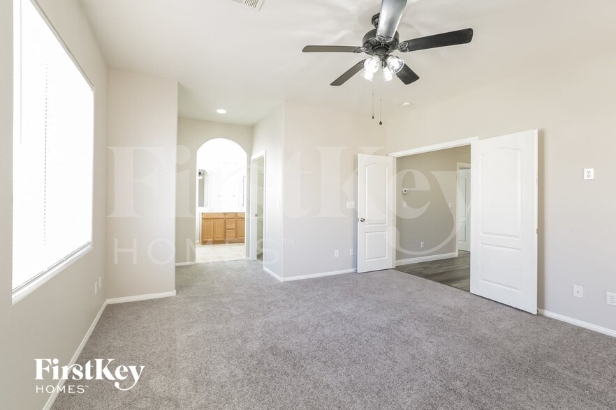 Building Photo - 9324 Euphoria Rose Ave