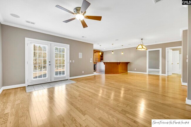 Building Photo - 120 Pinehurst Ct