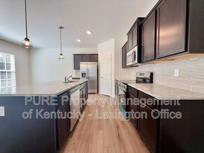 Building Photo - 852 Halford Pl