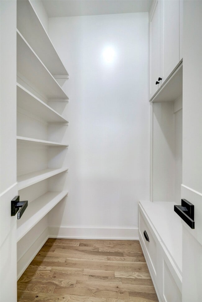 Building Photo - 4715 McKinney St