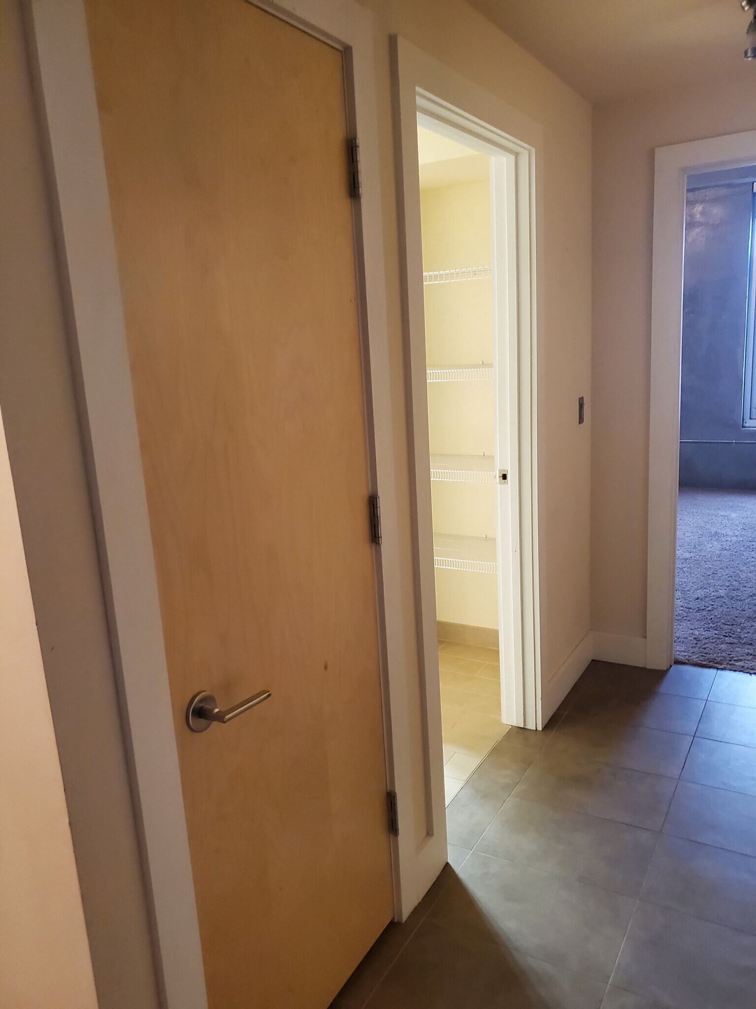 Building Photo - 309 E 5th St