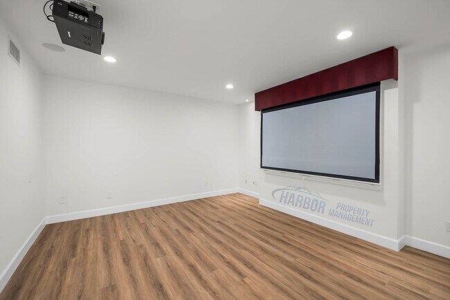 Building Photo - Palos Verdes Estates luxury home is now av...