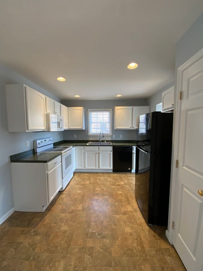 Building Photo - Great town home in Sterling Place