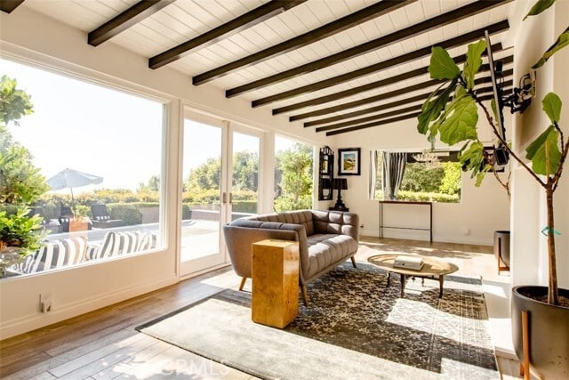 Building Photo - 1514 Sunset Plaza Dr