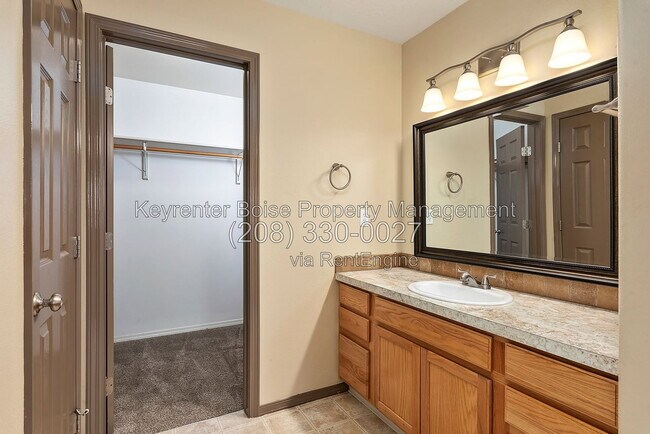 Building Photo - 3354 W Wave Dr