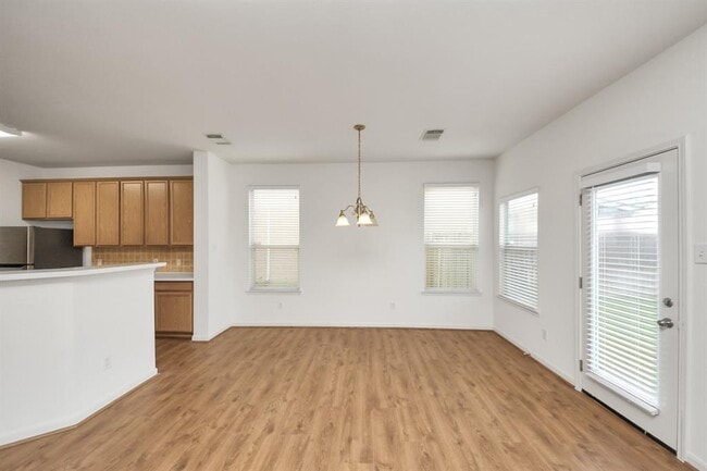 Building Photo - 21531 Pointed Oak Ln