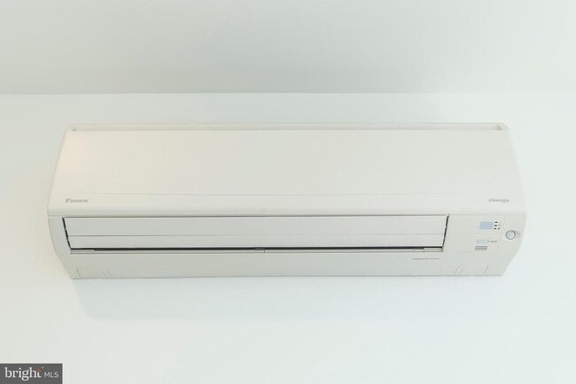 Building Photo - 1131-39 N Front St