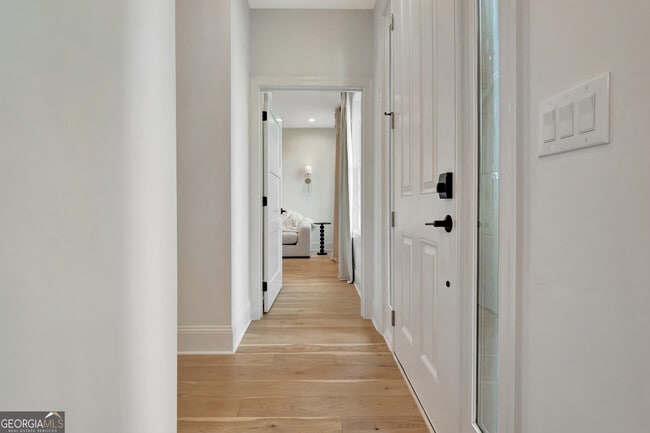 Building Photo - 11 Bourbon St