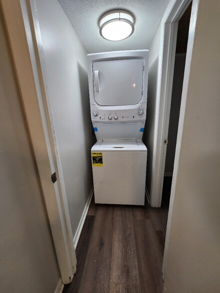 Building Photo - 12730 Woodside Ln